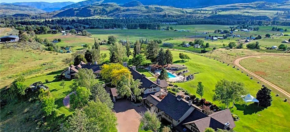 Casia Lodge and Ranch