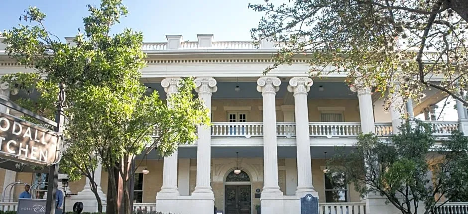 Hotel Ella