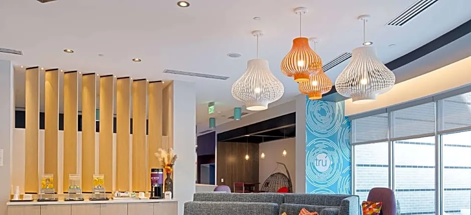 Tru by Hilton Atlanta Airport College Park