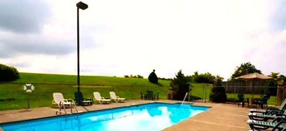 Spark by Hilton Abingdon I-81 near Fairgrounds