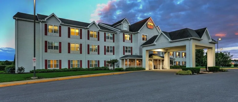 Lancaster Inn and Suites