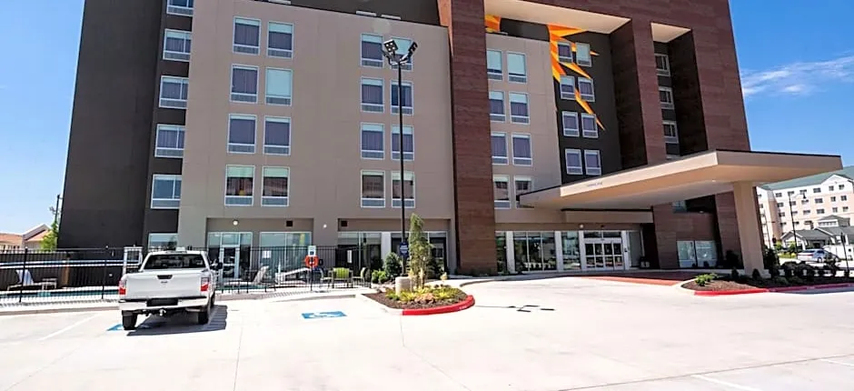La Quinta Inn & Suites by Wyndham Oklahoma City Airport