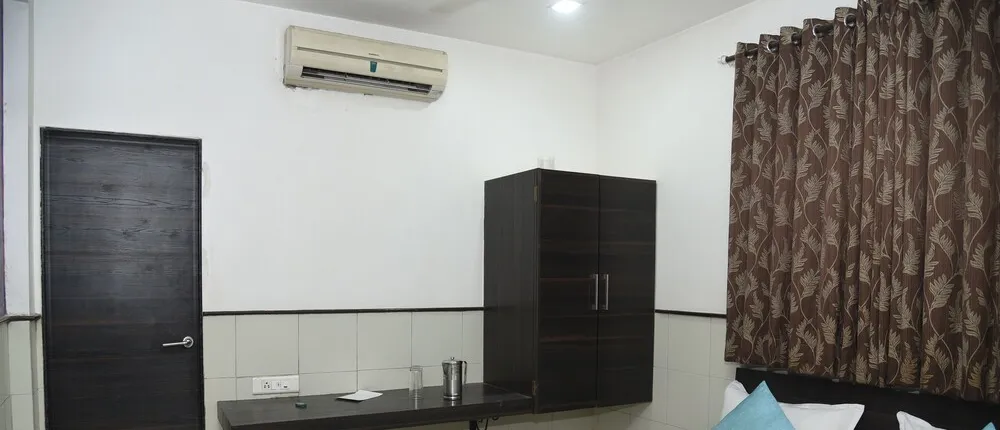 Hotel Sharda Sion