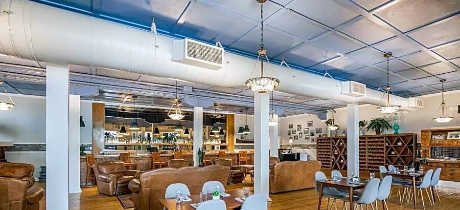 The Shore Club Wisconsin, an Ascend Collection Hotel