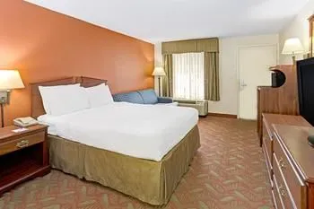 Baymont Inn and Suites Murfreesboro
