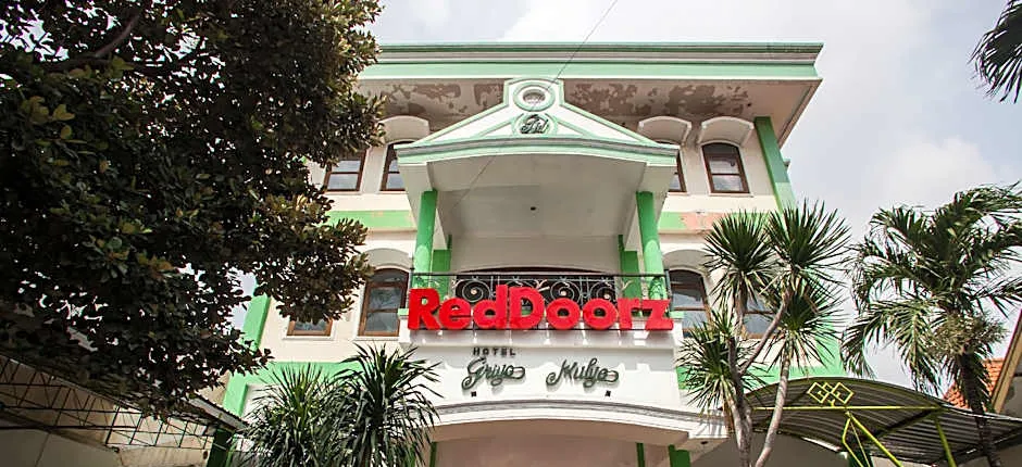RedDoorz @ Genteng Surabaya 2