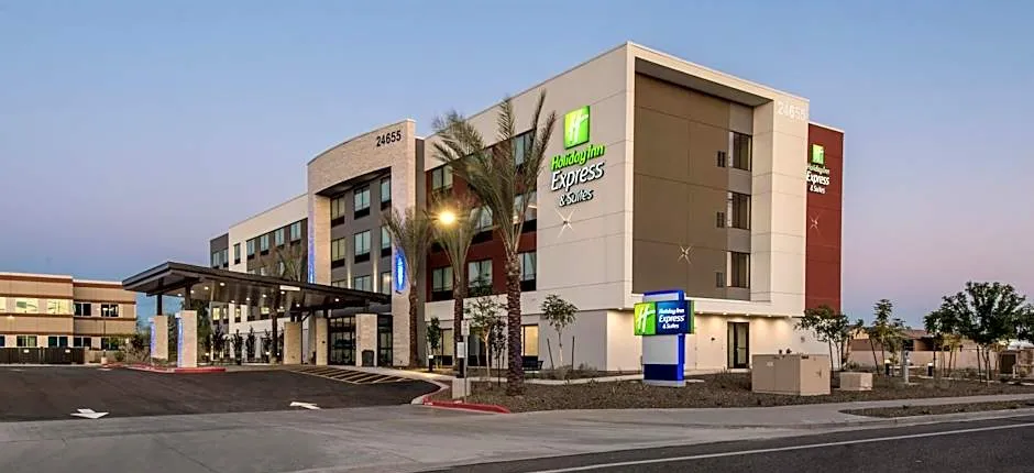 Holiday Inn Express And Suites Phoenix North - Happy Valley By IHG
