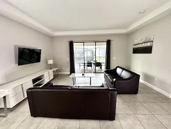 Balmoral Resort-128aa 3 Bedroom Home by RedAwning, Haines City