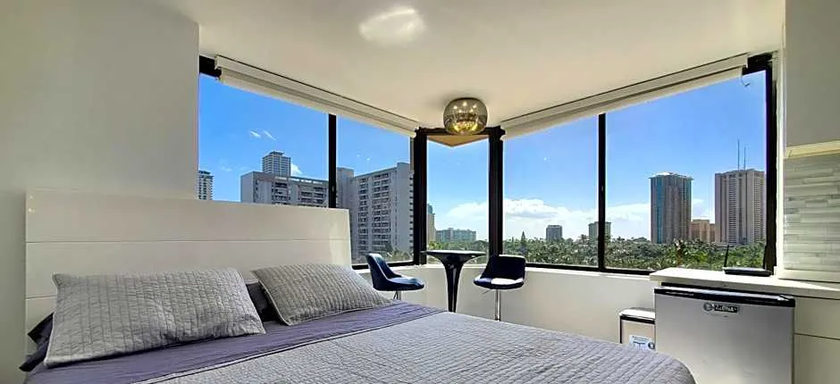 Waikiki beach cozy studio no resort fee