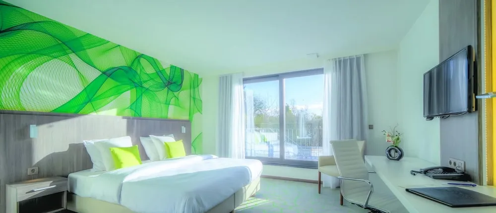 B&B HOTEL Mons Centre