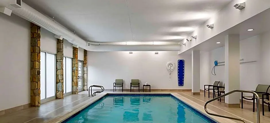 DoubleTree By Hilton Hotel Pittsburgh Airport