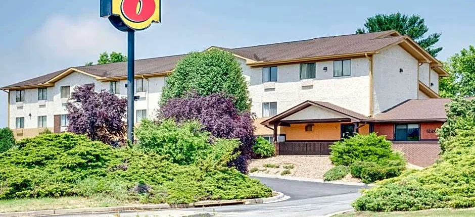 Super 8 by Wyndham Hagerstown I-70