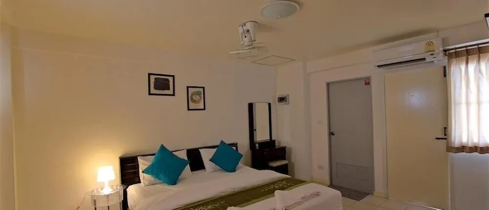 OYO Srirat Residence