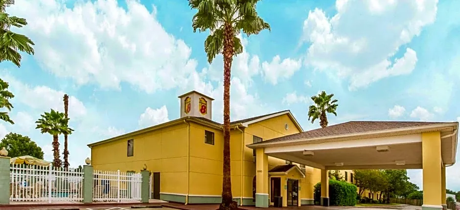 Super 8 by Wyndham Lake Charles/Sulphur