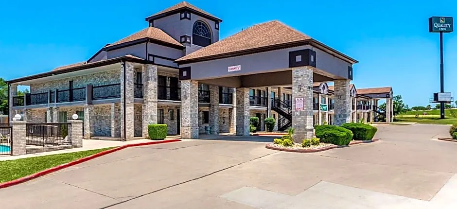 Quality Inn I-10 East Near AT&T Center