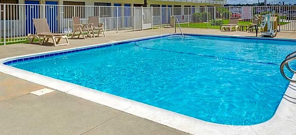 Motel 6 Gulfport, MS Airport