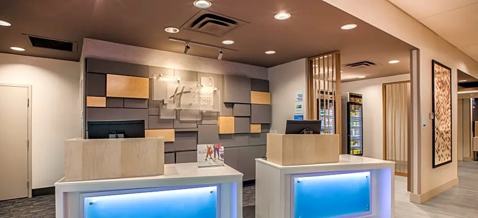 Holiday Inn Express & Suites Moody - Leeds By IHG