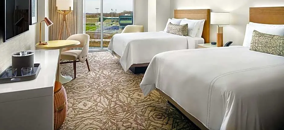 Omni Viking Lakes