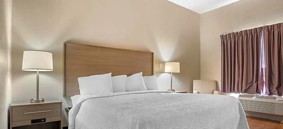 Red Roof PLUS+ & Suites Vicksburg