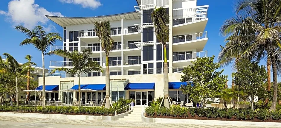 Royal Blues Hotel