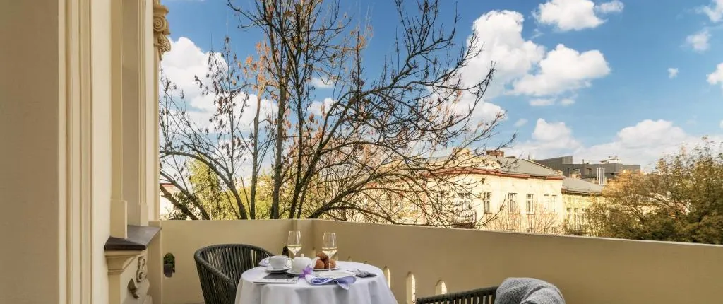 MAESTRAL HOTEL