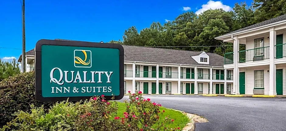 Quality Inn & Suites near Lake Oconee