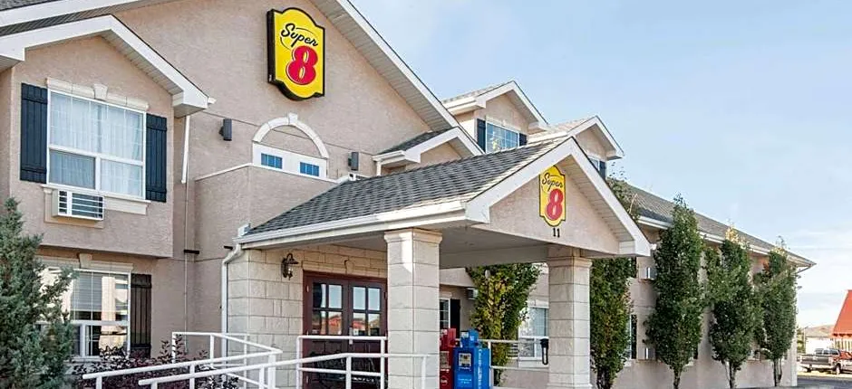 Super 8 by Wyndham Cochrane