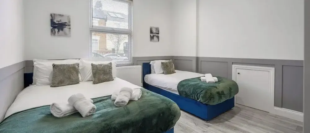 1 Bed Flat - Sleeps 3 - Parking - Wifi