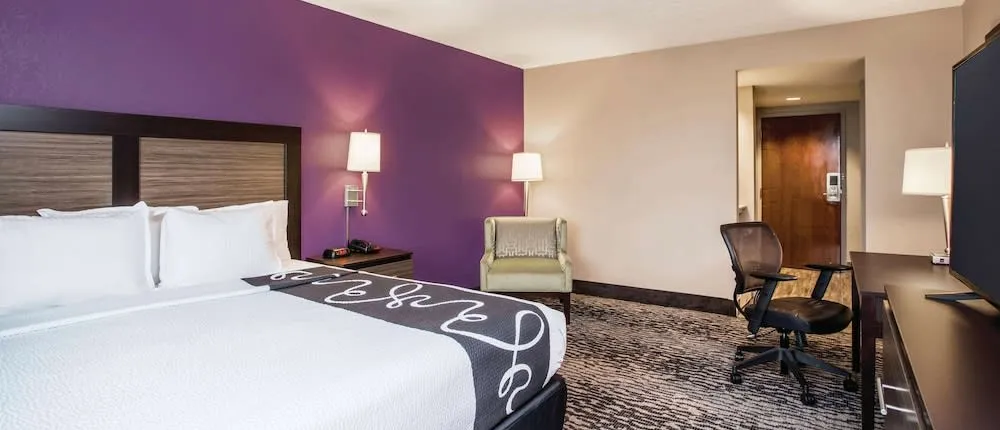 La Quinta Inn & Suites by Wyndham Clearwater South