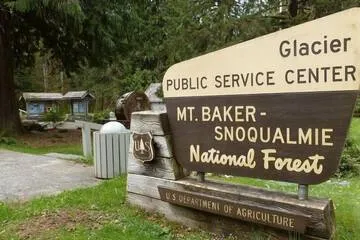 77sll Economical - Convenient - Kitchenette - Sleeps 2 1 Bedroom Condo by RedAwning