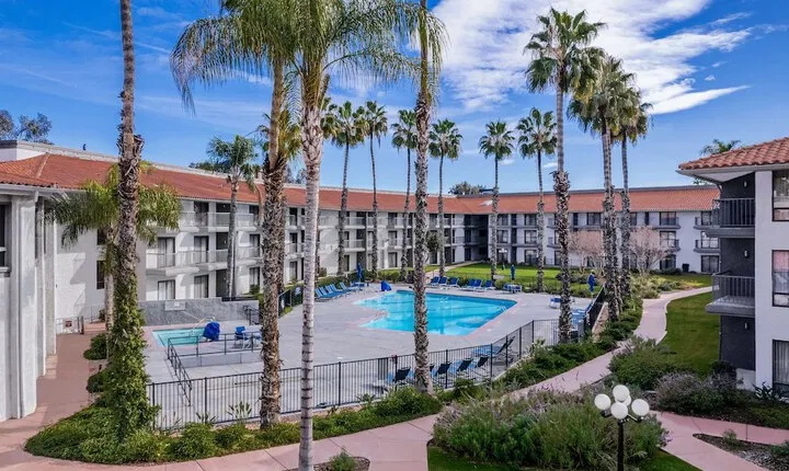 DoubleTree by Hilton Hotel Bakersfield