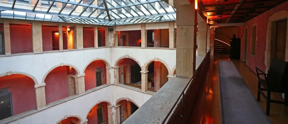 Cour des Loges Lyon, A Radisson Collection Hotel