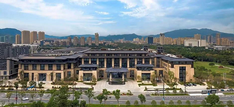 DoubleTree by Hilton Cangnan