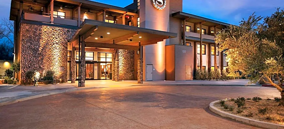 Sheraton Redding Hotel at the Sundial Bridge