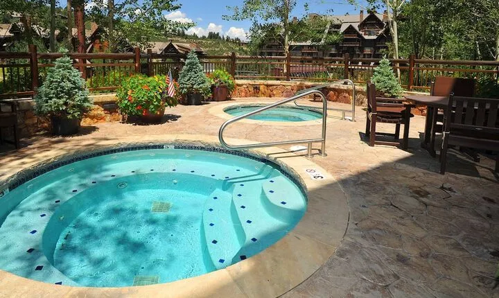 Lavish 3br 3.5ba Bachelor Gulch Steps To Lifts 3 Bedroom Condo by RedAwning