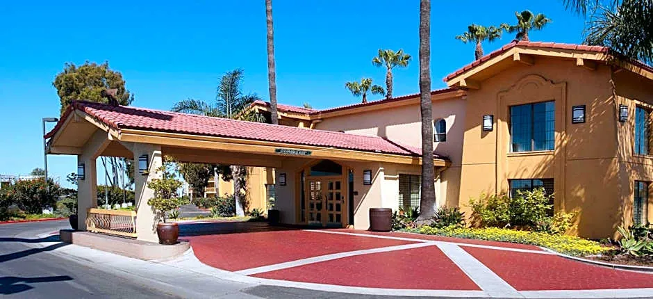 La Quinta Inn by Wyndham Costa Mesa / Newport Beach