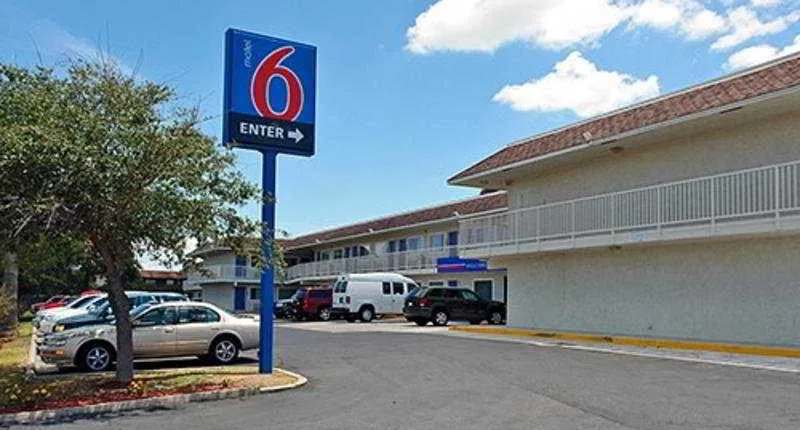 Motel 6-Corpus Christi East / N. Padre