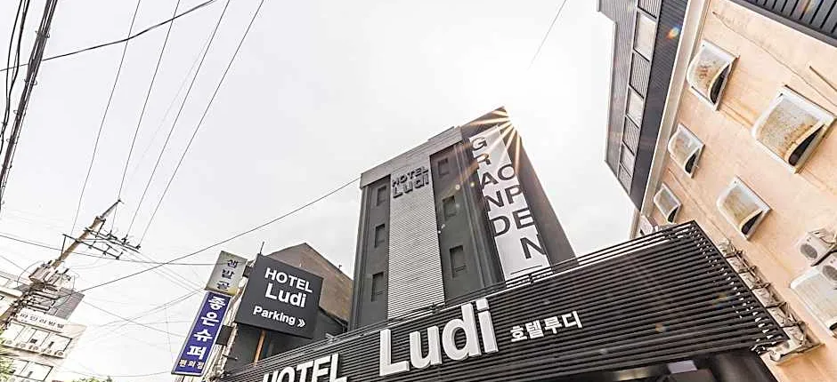 Shinchon Hotel Ludi