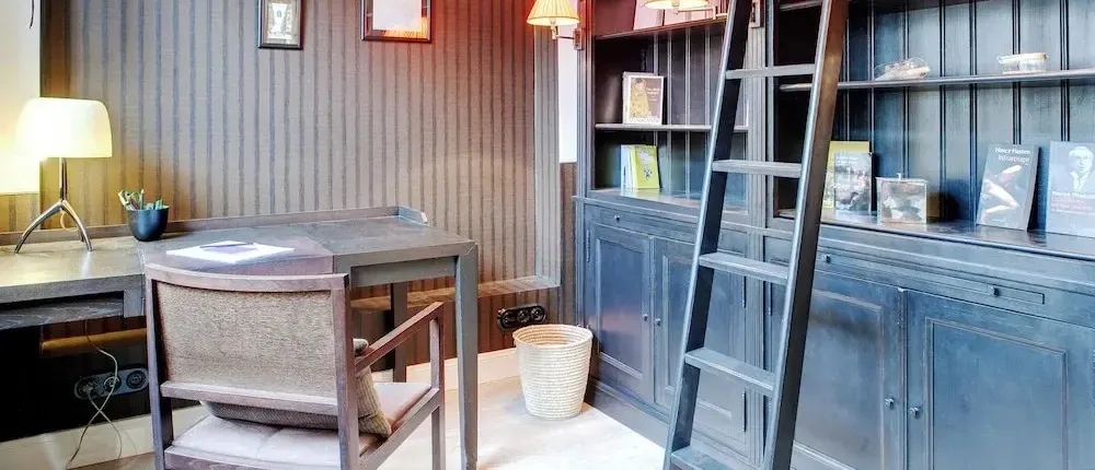 Paris Green House Residence