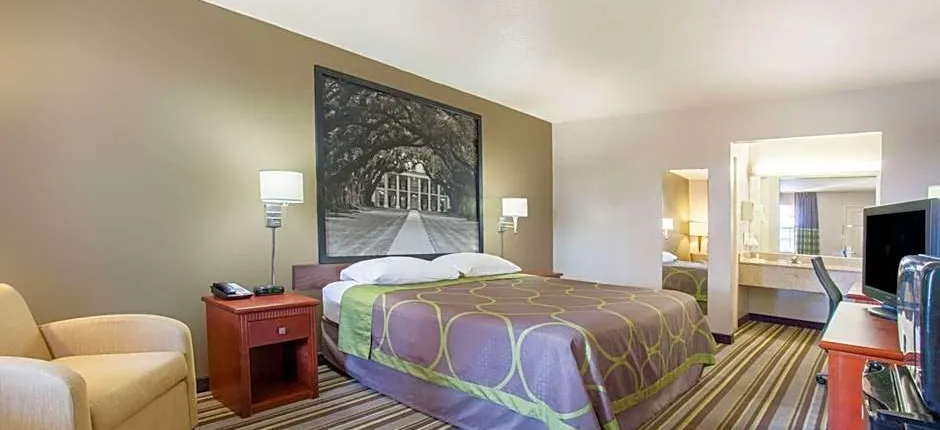 Super 8 by Wyndham Monroe West