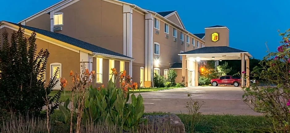 Super 8 by Wyndham Perry