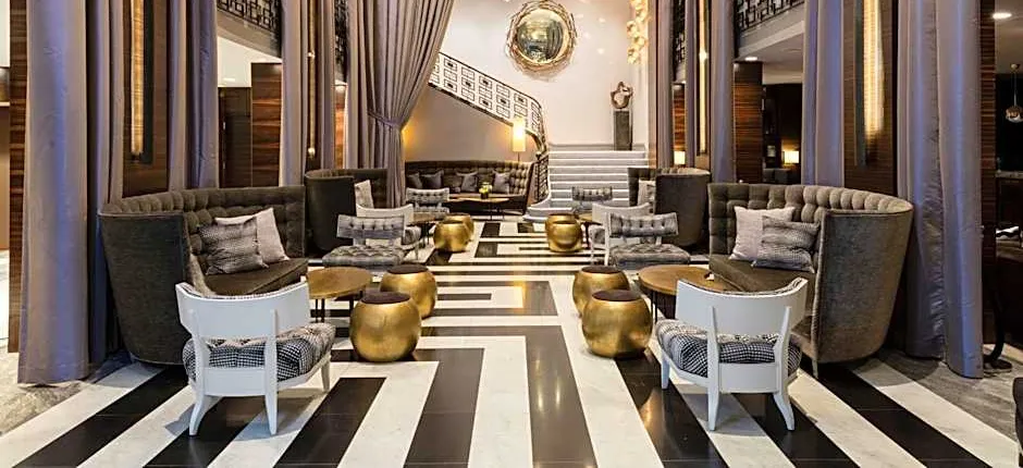 Empire Hotel