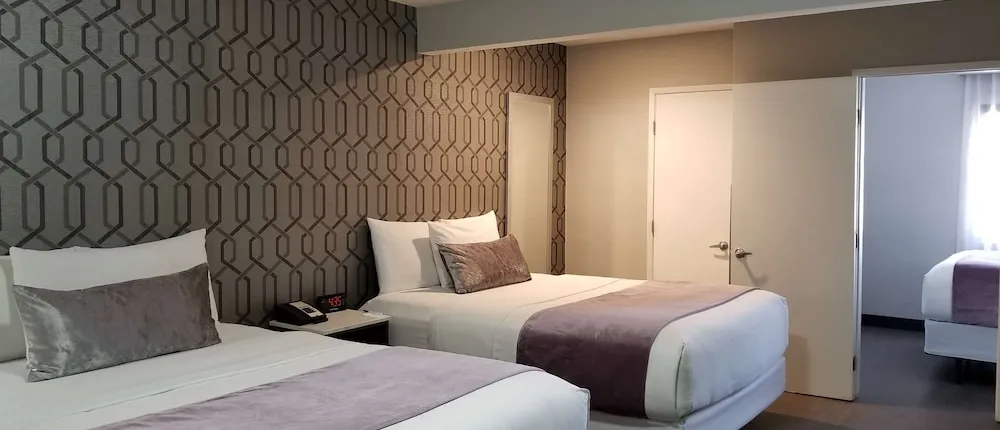 Sunset West Hotel, SureStay Collection by Best Western