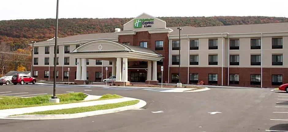 Holiday Inn Express & Suites La Vale/Cumberland By IHG