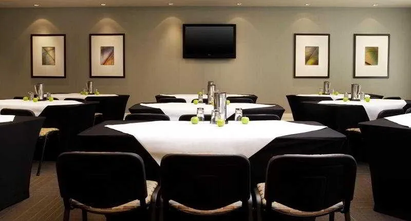 Holiday Inn Express Suites Vaughan