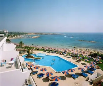 CORALLIA BEACH HOTEL APARTMENTS
