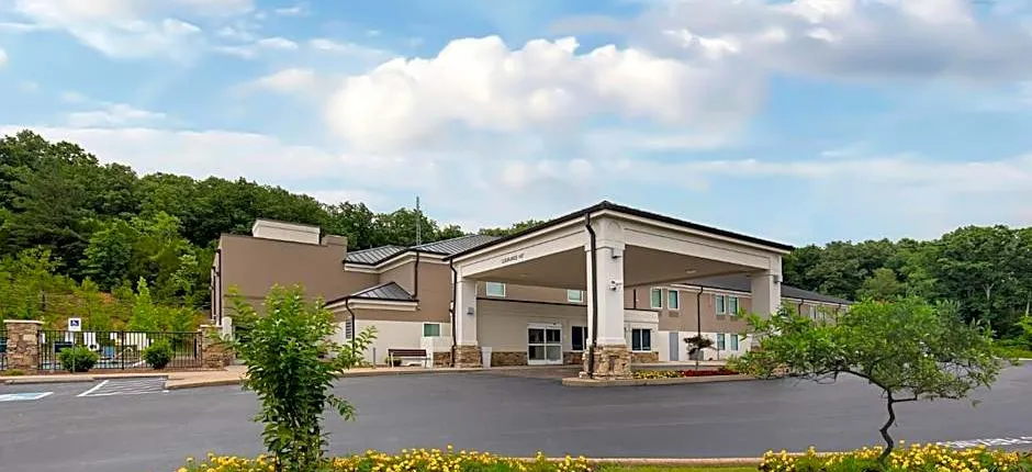 Holiday Inn Express Hurricane Mills Waverly By IHG