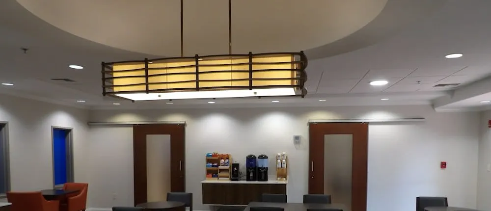 Holiday Inn Express & Suites Huntsville Airport, an IHG Hotel
