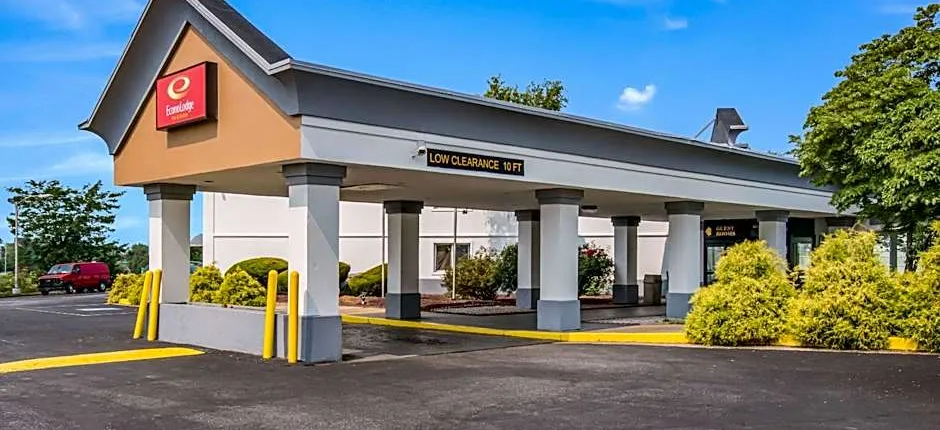 Econo Lodge Inn & Suites Chambersburg Central