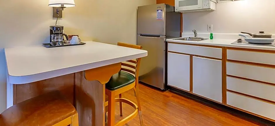 Suburban Studios Albuquerque Uptown